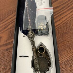 Elegant Gold and Black Feather Pen Set